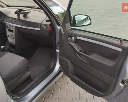 Серый Опель Мерива, объемом двигателя 1.6 л и пробегом 143 тыс. км за 4300 $, фото 16 на Automoto.ua