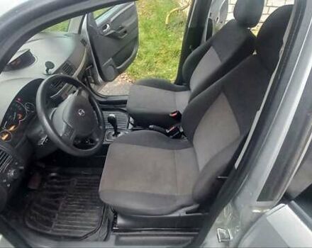 Серый Опель Мерива, объемом двигателя 1.8 л и пробегом 200 тыс. км за 4100 $, фото 6 на Automoto.ua