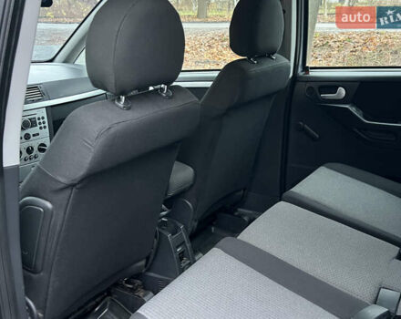 Серый Опель Мерива, объемом двигателя 1.6 л и пробегом 180 тыс. км за 3650 $, фото 23 на Automoto.ua