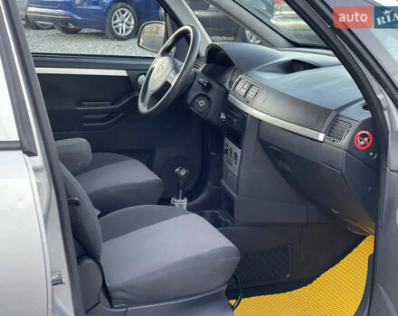 Серый Опель Мерива, объемом двигателя 1.6 л и пробегом 279 тыс. км за 3450 $, фото 18 на Automoto.ua