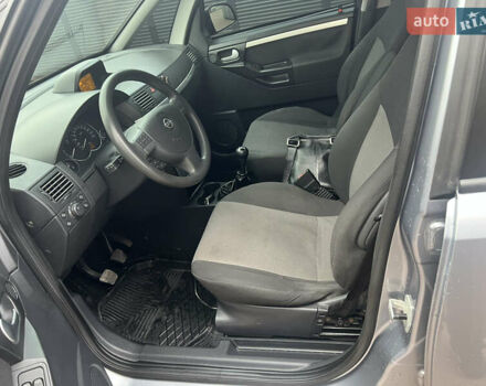 Серый Опель Мерива, объемом двигателя 1.6 л и пробегом 307 тыс. км за 3600 $, фото 3 на Automoto.ua