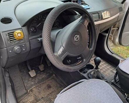 Серый Опель Мерива, объемом двигателя 1.3 л и пробегом 244 тыс. км за 3300 $, фото 4 на Automoto.ua