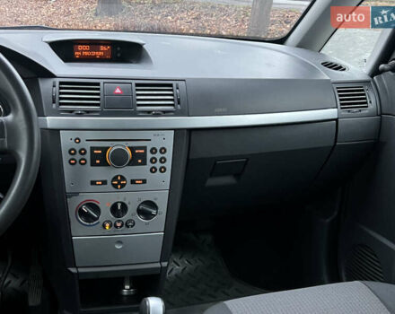 Серый Опель Мерива, объемом двигателя 1.6 л и пробегом 180 тыс. км за 3650 $, фото 32 на Automoto.ua