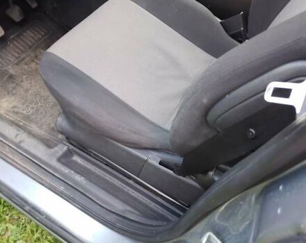 Серый Опель Мерива, объемом двигателя 1.6 л и пробегом 180 тыс. км за 3400 $, фото 9 на Automoto.ua