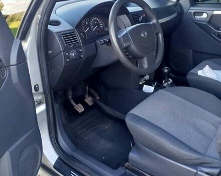 Сірий Опель Меріва, об'ємом двигуна 1.6 л та пробігом 235 тис. км за 3900 $, фото 5 на Automoto.ua