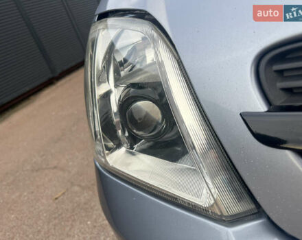 Серый Опель Мерива, объемом двигателя 1.6 л и пробегом 307 тыс. км за 3600 $, фото 1 на Automoto.ua