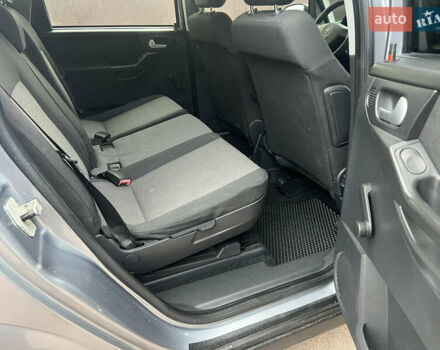 Серый Опель Мерива, объемом двигателя 1.6 л и пробегом 307 тыс. км за 3600 $, фото 4 на Automoto.ua