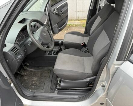 Серый Опель Мерива, объемом двигателя 1.4 л и пробегом 226 тыс. км за 3950 $, фото 7 на Automoto.ua