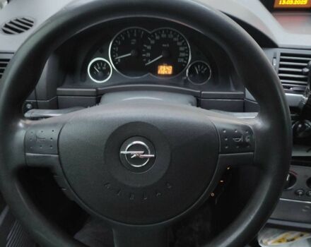 Сірий Опель Меріва, об'ємом двигуна 1.6 л та пробігом 232 тис. км за 4100 $, фото 2 на Automoto.ua