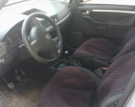 Серый Опель Мерива, объемом двигателя 1.6 л и пробегом 257 тыс. км за 3000 $, фото 4 на Automoto.ua