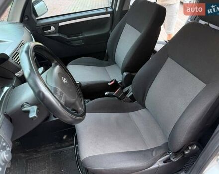 Серый Опель Мерива, объемом двигателя 1.6 л и пробегом 280 тыс. км за 4600 $, фото 11 на Automoto.ua