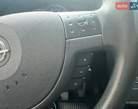 Серый Опель Мерива, объемом двигателя 1.6 л и пробегом 307 тыс. км за 3600 $, фото 9 на Automoto.ua