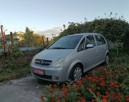Серый Опель Мерива, объемом двигателя 1.6 л и пробегом 214 тыс. км за 3486 $, фото 6 на Automoto.ua