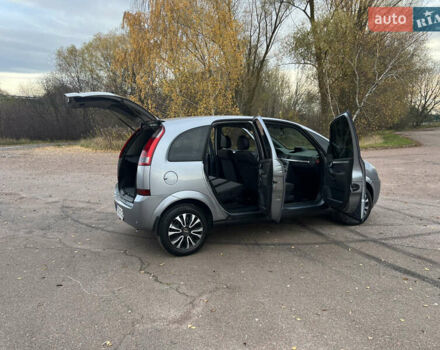 Серый Опель Мерива, объемом двигателя 1.6 л и пробегом 307 тыс. км за 3600 $, фото 13 на Automoto.ua