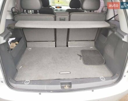 Сірий Опель Меріва, об'ємом двигуна 1.7 л та пробігом 256 тис. км за 3400 $, фото 11 на Automoto.ua