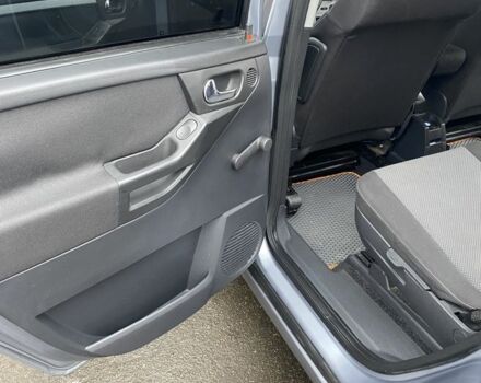 Серый Опель Мерива, объемом двигателя 1.8 л и пробегом 210 тыс. км за 3800 $, фото 21 на Automoto.ua