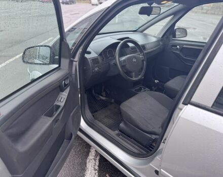 Серый Опель Мерива, объемом двигателя 1.7 л и пробегом 254 тыс. км за 3500 $, фото 6 на Automoto.ua