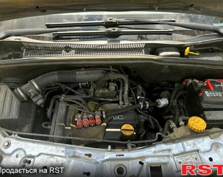 Серый Опель Мерива, объемом двигателя 1.4 л и пробегом 305 тыс. км за 3700 $, фото 2 на Automoto.ua