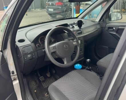 Серый Опель Мерива, объемом двигателя 1.6 л и пробегом 168 тыс. км за 4000 $, фото 6 на Automoto.ua