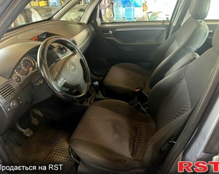 Серый Опель Мерива, объемом двигателя 1.4 л и пробегом 305 тыс. км за 3700 $, фото 4 на Automoto.ua