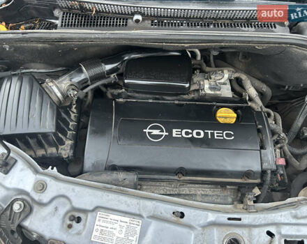 Сірий Опель Меріва, об'ємом двигуна 1.6 л та пробігом 205 тис. км за 4199 $, фото 10 на Automoto.ua