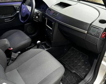 Серый Опель Мерива, объемом двигателя 1.6 л и пробегом 260 тыс. км за 4800 $, фото 12 на Automoto.ua