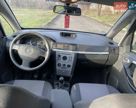 Серый Опель Мерива, объемом двигателя 1.6 л и пробегом 126 тыс. км за 4900 $, фото 7 на Automoto.ua