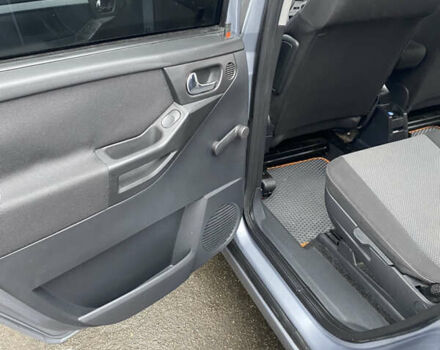 Серый Опель Мерива, объемом двигателя 1.8 л и пробегом 210 тыс. км за 3800 $, фото 21 на Automoto.ua