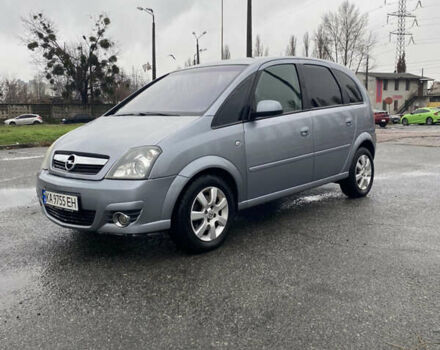 Серый Опель Мерива, объемом двигателя 1.8 л и пробегом 210 тыс. км за 3800 $, фото 2 на Automoto.ua