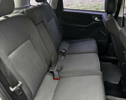 Сірий Опель Меріва, об'ємом двигуна 1.6 л та пробігом 260 тис. км за 4800 $, фото 19 на Automoto.ua