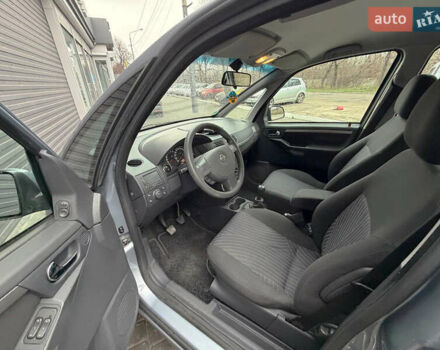 Серый Опель Мерива, объемом двигателя 1.6 л и пробегом 180 тыс. км за 5700 $, фото 4 на Automoto.ua
