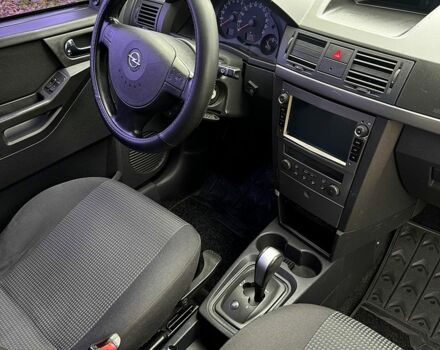 Серый Опель Мерива, объемом двигателя 1.6 л и пробегом 260 тыс. км за 4800 $, фото 13 на Automoto.ua