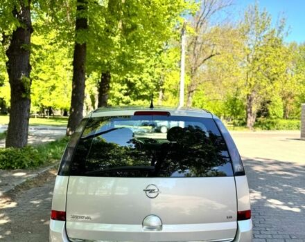 Серый Опель Мерива, объемом двигателя 1.6 л и пробегом 168 тыс. км за 4000 $, фото 2 на Automoto.ua