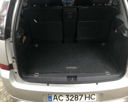 Серый Опель Мерива, объемом двигателя 1.6 л и пробегом 204 тыс. км за 4500 $, фото 4 на Automoto.ua