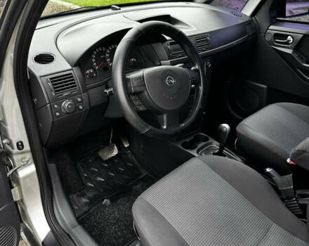 Сірий Опель Меріва, об'ємом двигуна 1.6 л та пробігом 260 тис. км за 4800 $, фото 14 на Automoto.ua