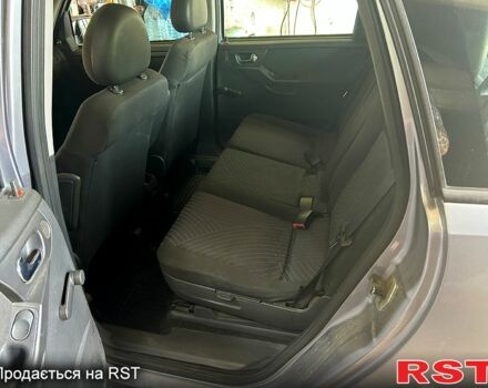 Серый Опель Мерива, объемом двигателя 1.4 л и пробегом 305 тыс. км за 3700 $, фото 3 на Automoto.ua