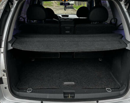 Сірий Опель Меріва, об'ємом двигуна 1.6 л та пробігом 260 тис. км за 4800 $, фото 18 на Automoto.ua