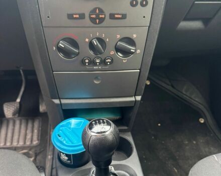 Серый Опель Мерива, объемом двигателя 1.6 л и пробегом 168 тыс. км за 4000 $, фото 10 на Automoto.ua