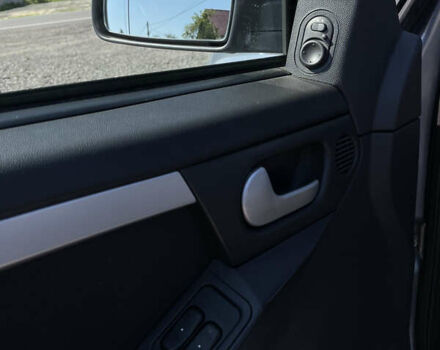 Серый Опель Мерива, объемом двигателя 1.6 л и пробегом 197 тыс. км за 4000 $, фото 11 на Automoto.ua