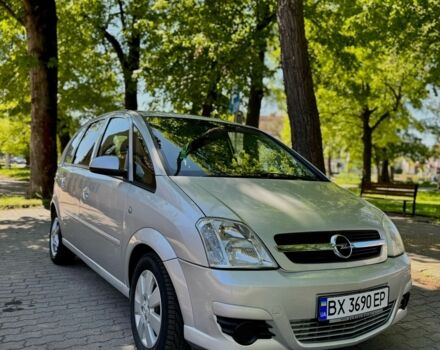 Серый Опель Мерива, объемом двигателя 1.6 л и пробегом 168 тыс. км за 4000 $, фото 1 на Automoto.ua