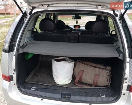 Серый Опель Мерива, объемом двигателя 1.6 л и пробегом 200 тыс. км за 6350 $, фото 3 на Automoto.ua