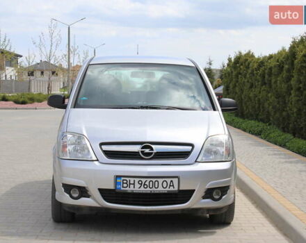 Серый Опель Мерива, объемом двигателя 1.6 л и пробегом 152 тыс. км за 4900 $, фото 1 на Automoto.ua