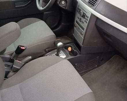 Серый Опель Мерива, объемом двигателя 1.6 л и пробегом 198 тыс. км за 6350 $, фото 38 на Automoto.ua