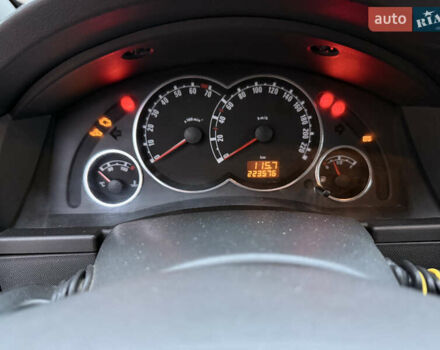 Серый Опель Мерива, объемом двигателя 1.6 л и пробегом 223 тыс. км за 3800 $, фото 16 на Automoto.ua