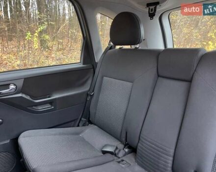 Сірий Опель Меріва, об'ємом двигуна 1.6 л та пробігом 231 тис. км за 5000 $, фото 8 на Automoto.ua