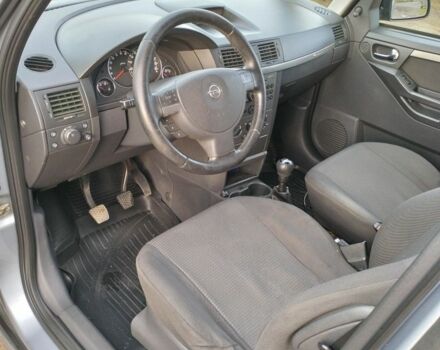 Сірий Опель Меріва, об'ємом двигуна 1.6 л та пробігом 230 тис. км за 4700 $, фото 1 на Automoto.ua