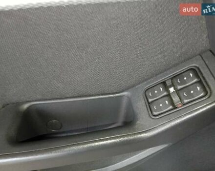 Серый Опель Мерива, объемом двигателя 1.6 л и пробегом 200 тыс. км за 6350 $, фото 11 на Automoto.ua
