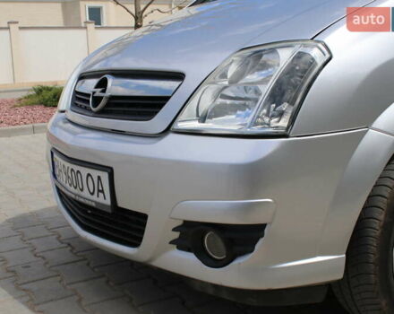 Серый Опель Мерива, объемом двигателя 1.6 л и пробегом 152 тыс. км за 4900 $, фото 2 на Automoto.ua