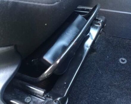 Сірий Опель Меріва, об'ємом двигуна 1.61 л та пробігом 193 тис. км за 4900 $, фото 24 на Automoto.ua