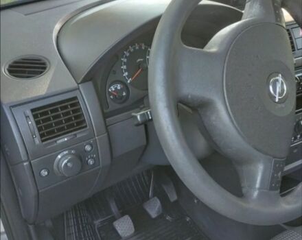 Серый Опель Мерива, объемом двигателя 0 л и пробегом 206 тыс. км за 4000 $, фото 4 на Automoto.ua